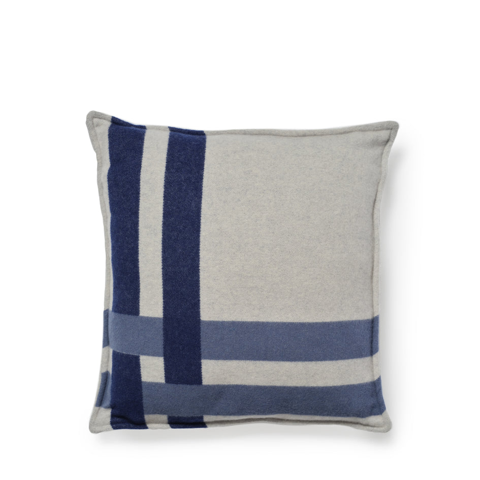 Rete Jacquard Pillow in Milk Image 1