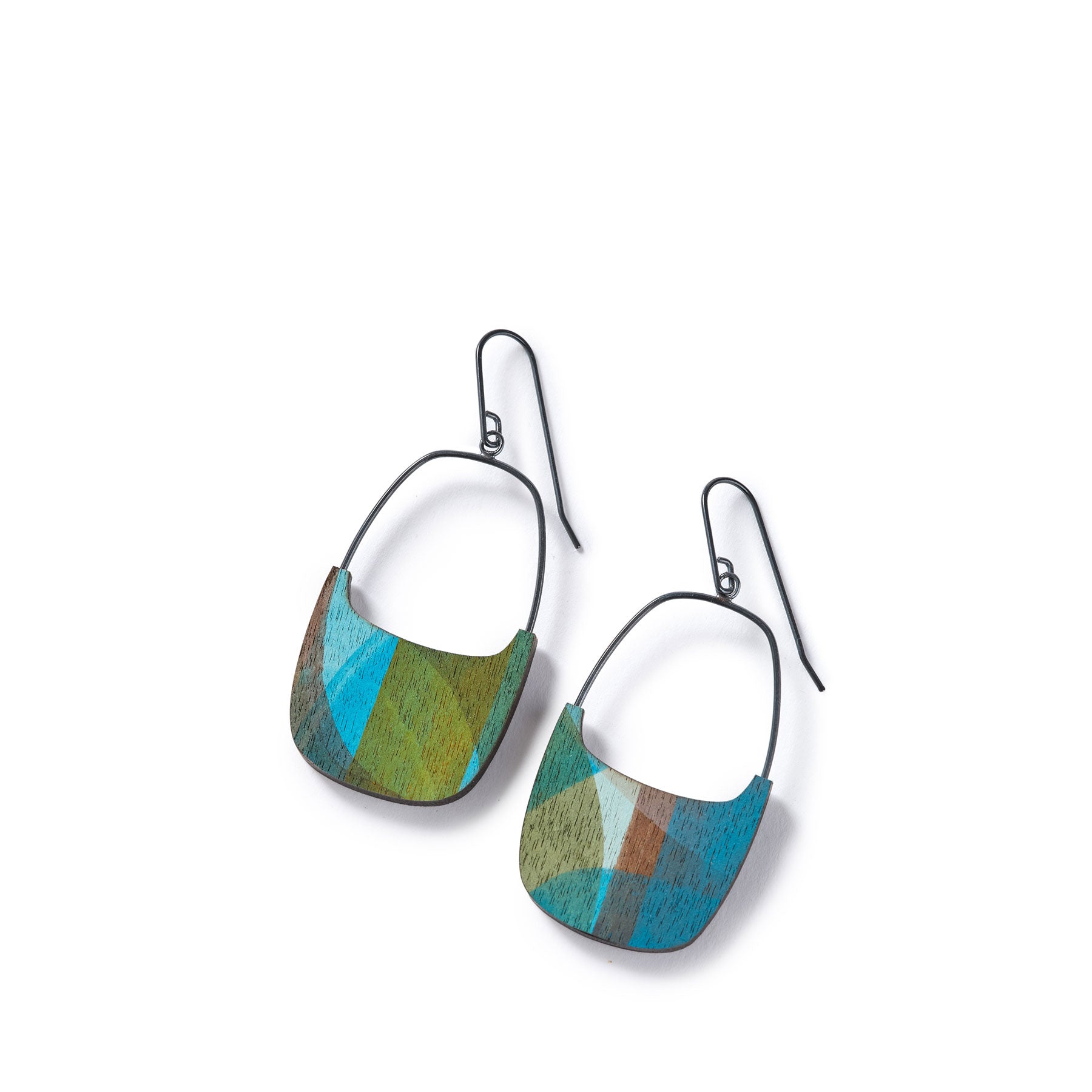 Darby Earrings Zoom Image 1